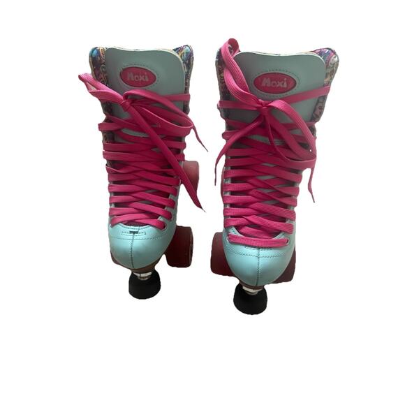 Moxi Beach Bunny Blue‎ Pink Roller Skates Kids size 4 No Box - Picture 1 of 10
